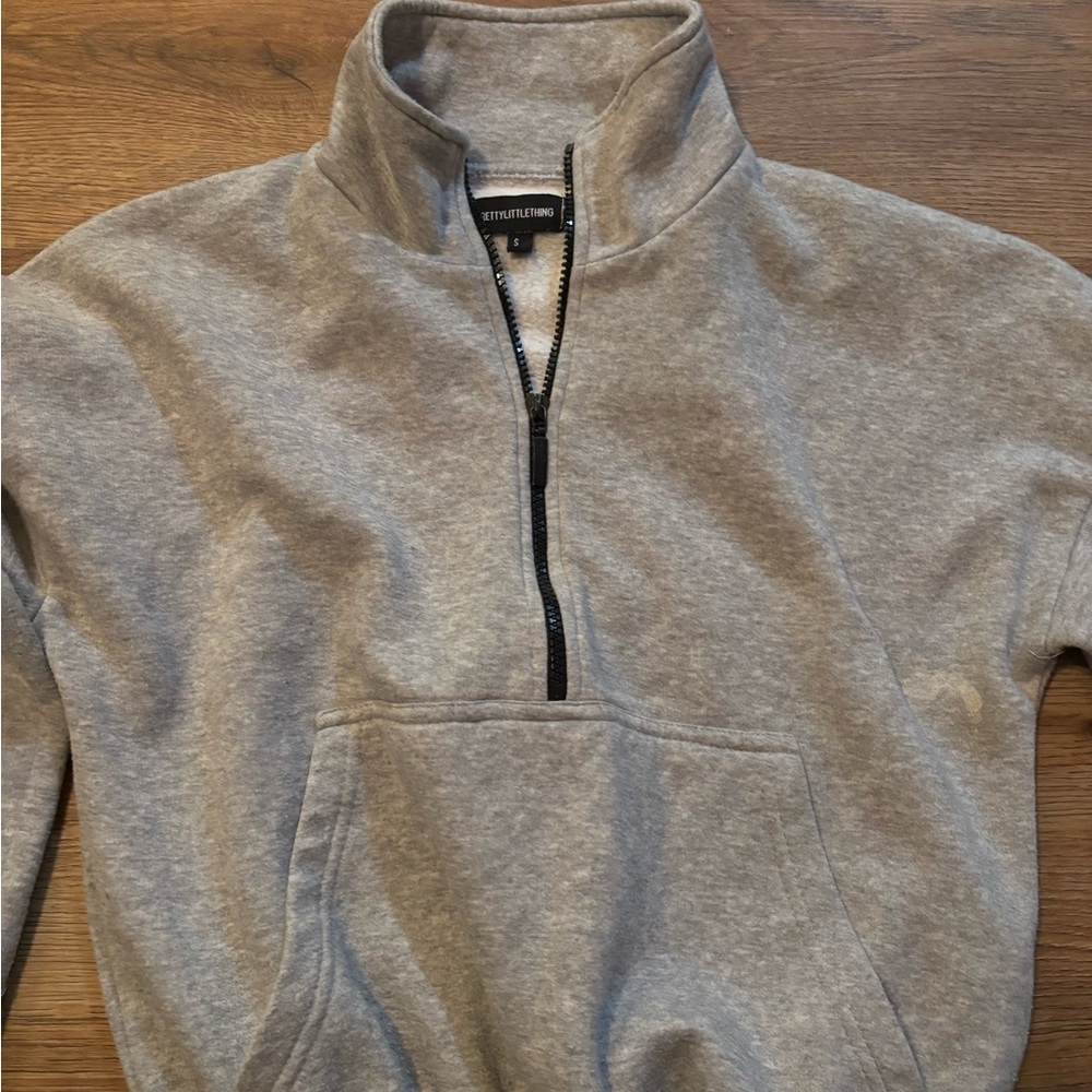 Pretty Little Thing quarter zip — Small - Picture 2 of 5
